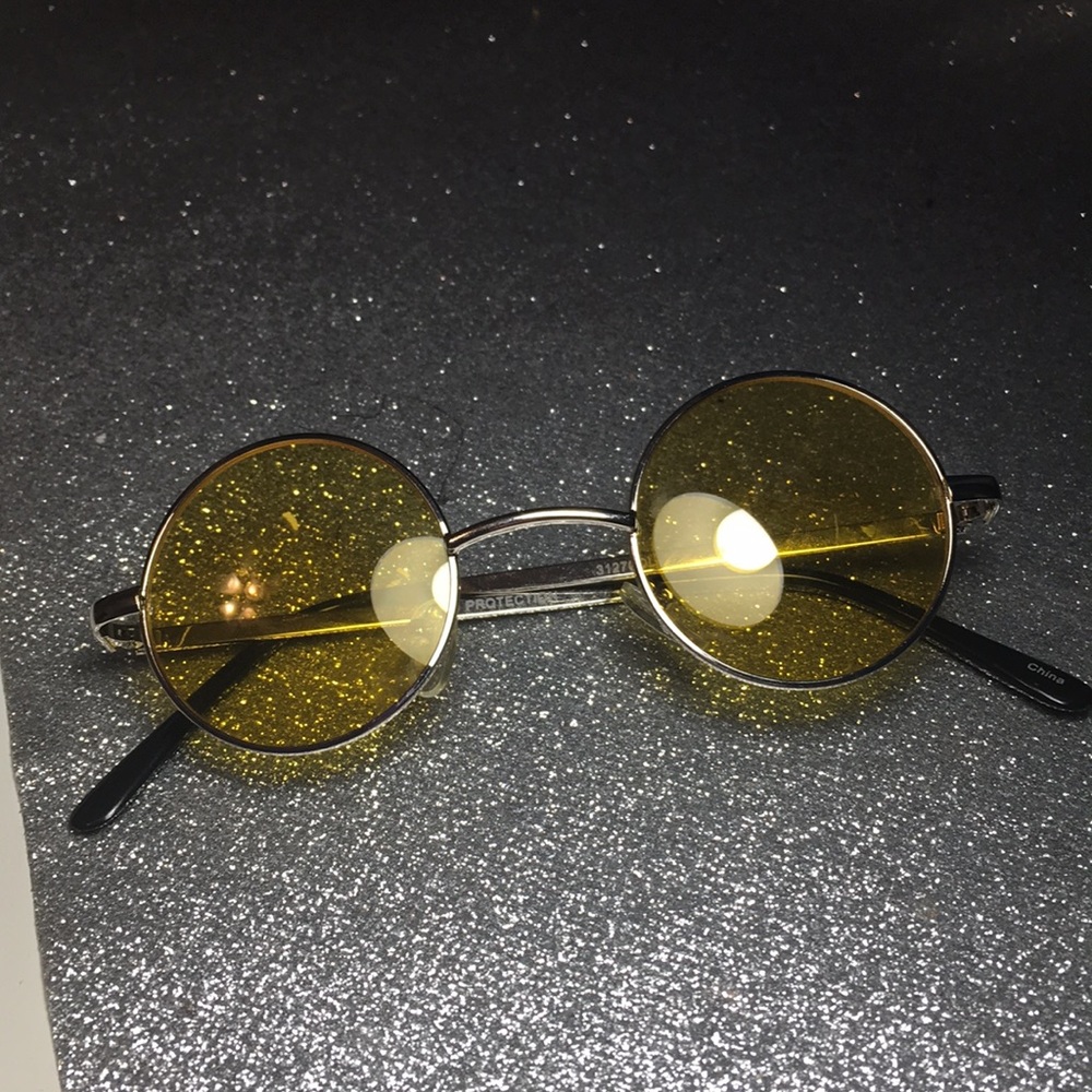 Sunglasses - Picture 3 of 3